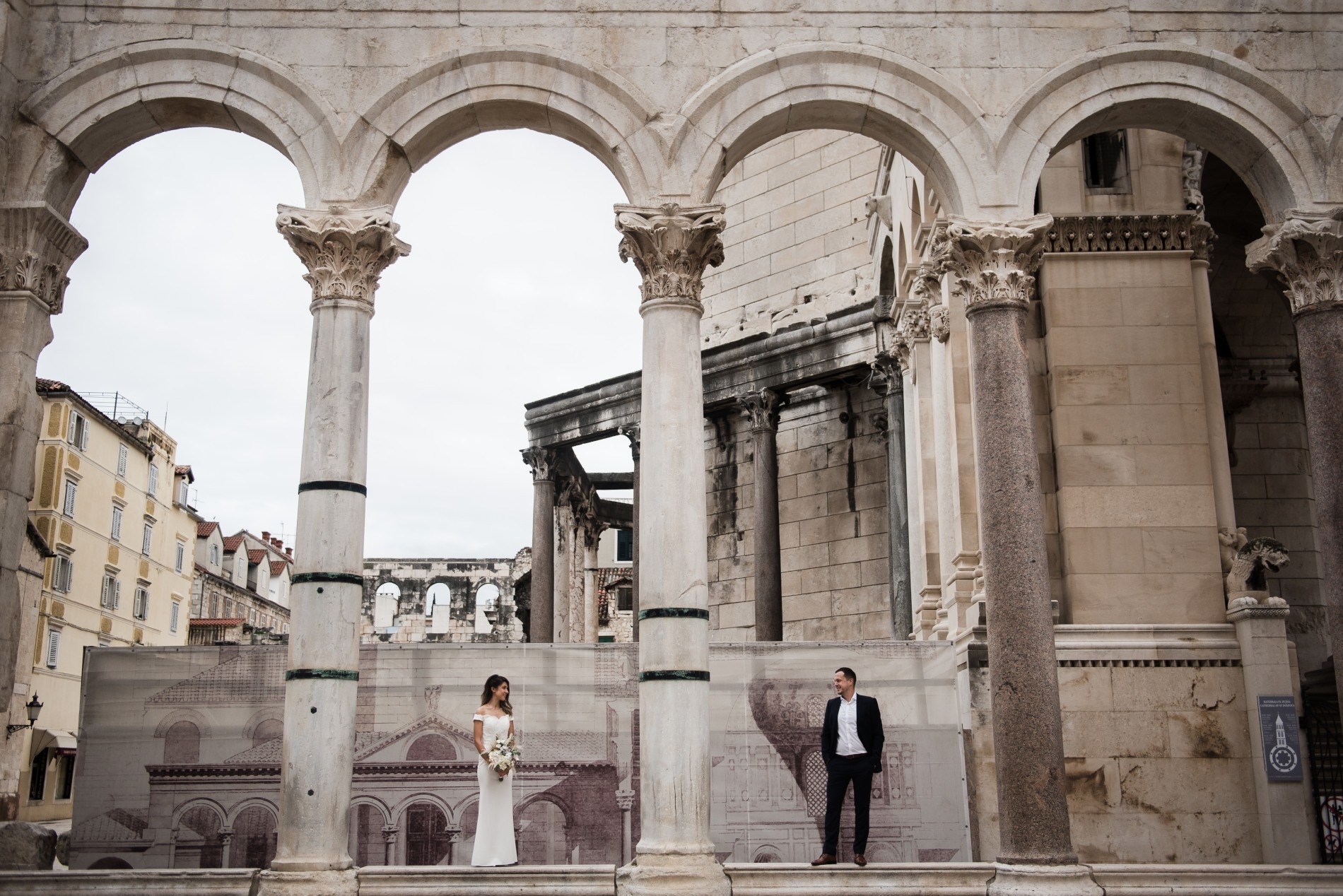 Bride and groom in the palace of Diocletian