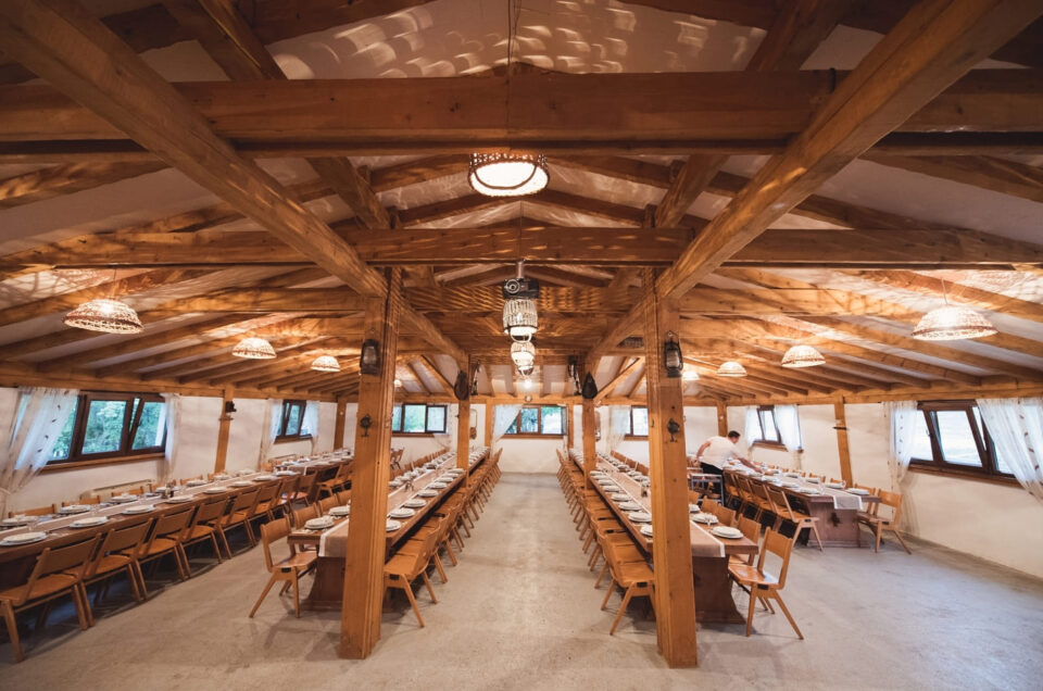 Old-wood dining hall