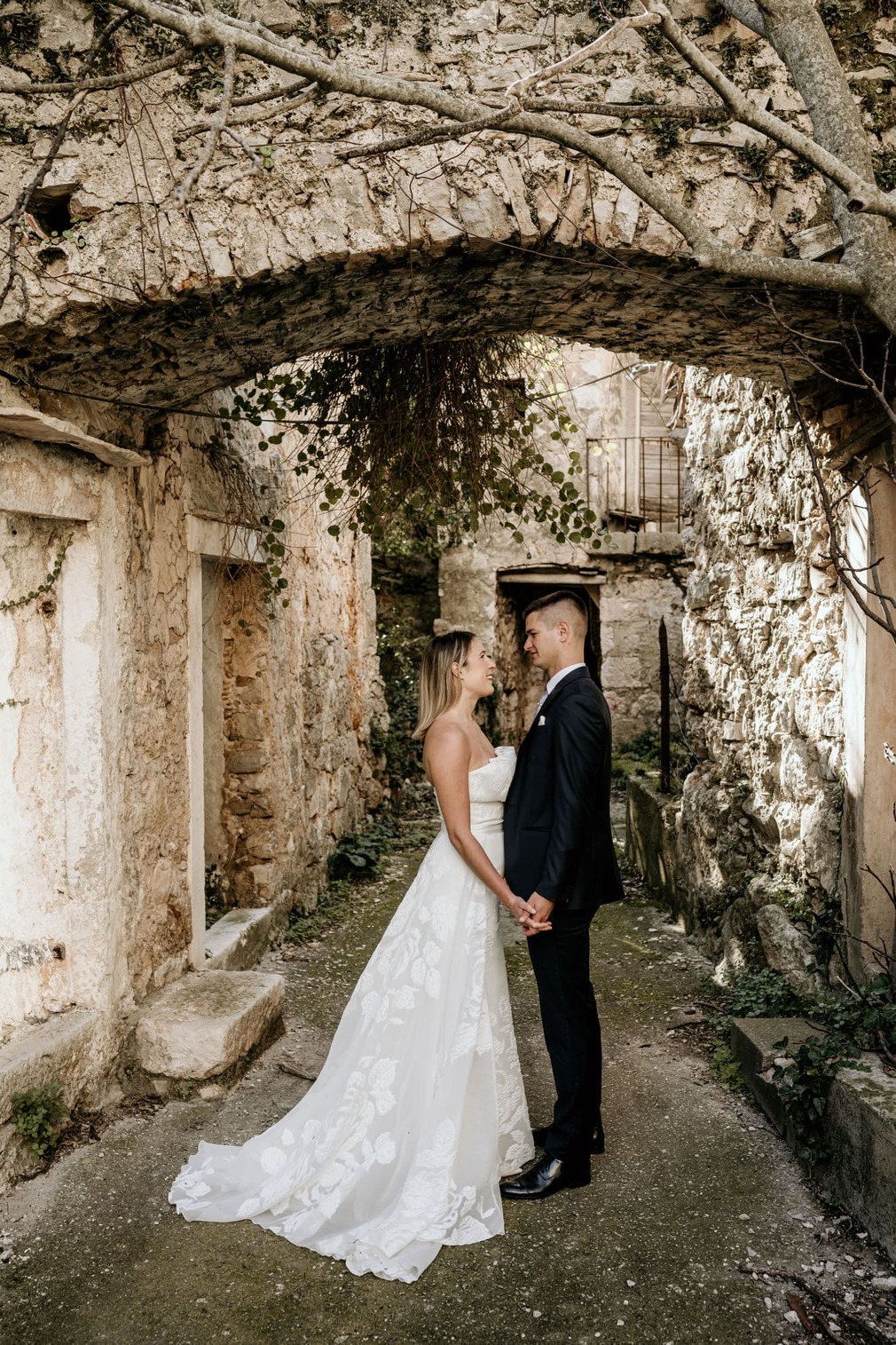 Wedding couple posing in some hidden gem in Croatia